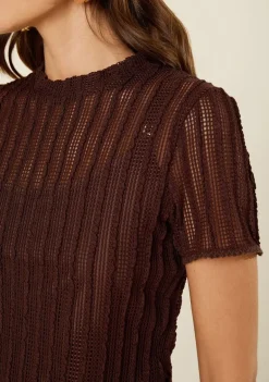 Blusa Morena Rosa Ajustada Decote Careca Manga Curta Padrão Marrom