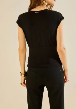 Blusa Morena Rosa Ajustada Decote Transpassado Manga Curta Padrão Preto