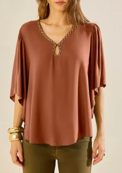Blusa Morena Rosa Solta Decote V Manga Curta Padrão Marrom
