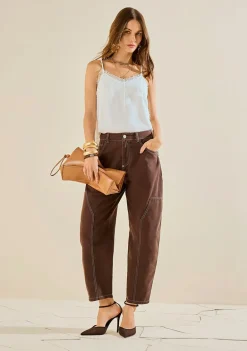 Calça Morena Rosa Cenoura Alta Marrom