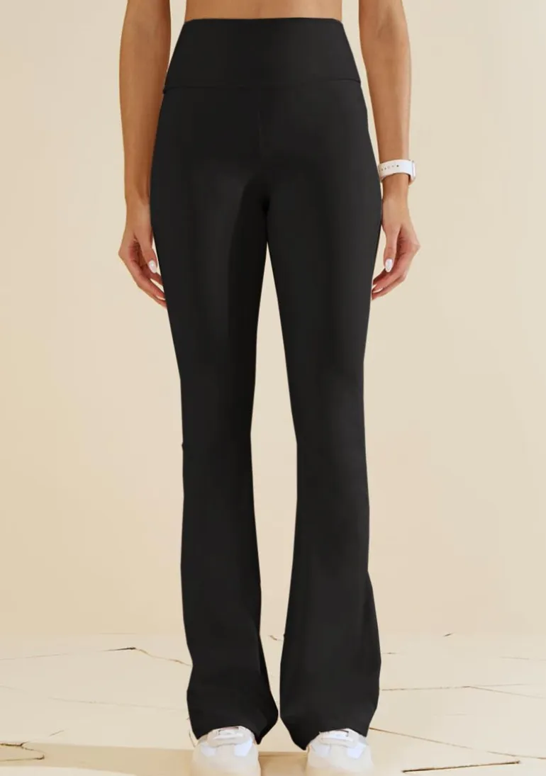 Calça Morena Rosa Flare Média Preto