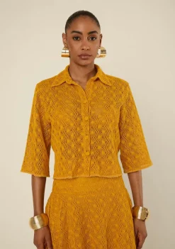 Camisa Morena Rosa Solta Gola Clássica Manga Curta Padrão Amarelo