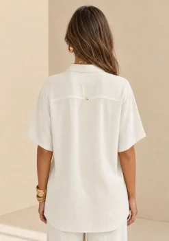 Camisa Morena Rosa Solta Gola Clássica Manga Curta Alongada Off White