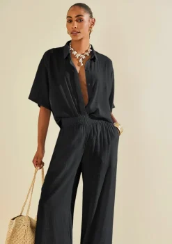 Camisa Morena Rosa Solta Gola Clássica Manga Curta Alongada Preto