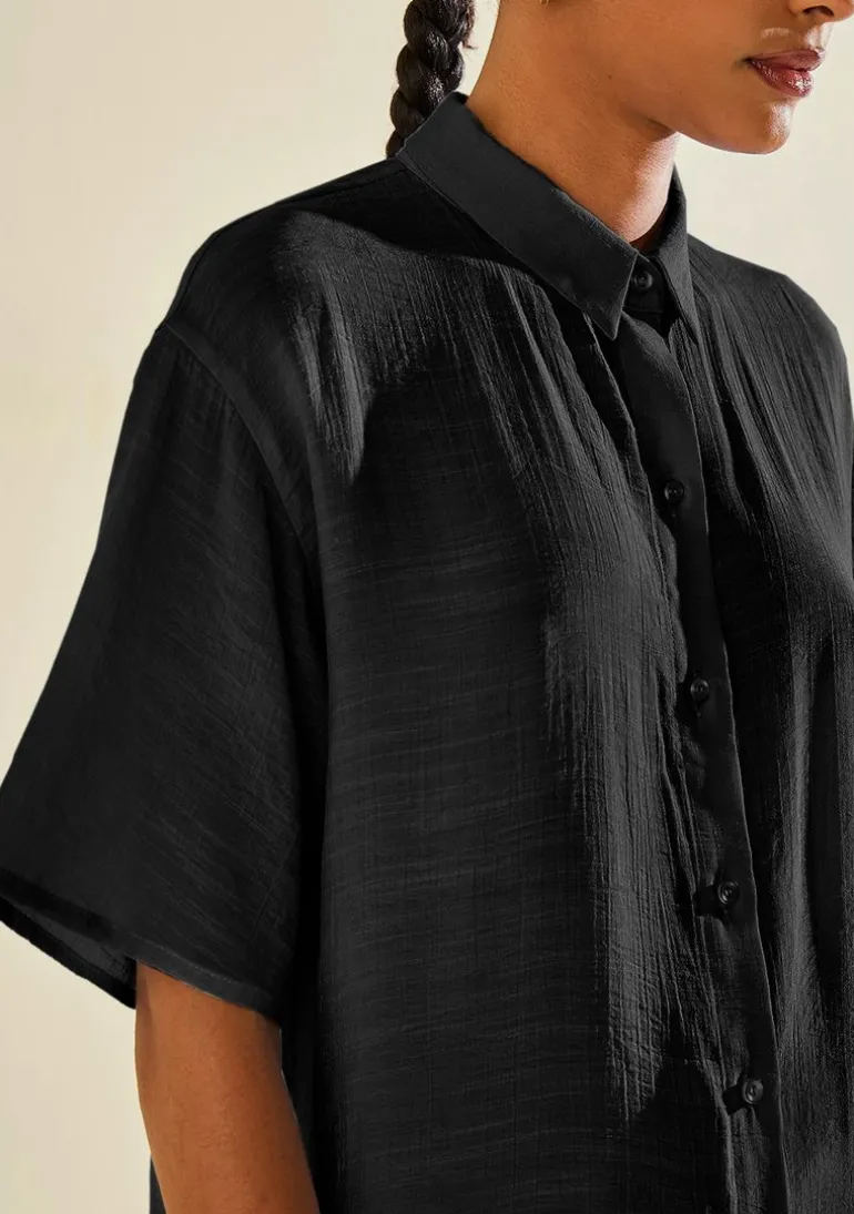Camisa Morena Rosa Solta Gola Clássica Manga Curta Alongada Preto