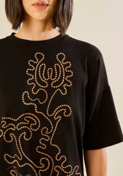 Camiseta Morena Rosa Solta Decote Careca Manga Curta Padrão Preto