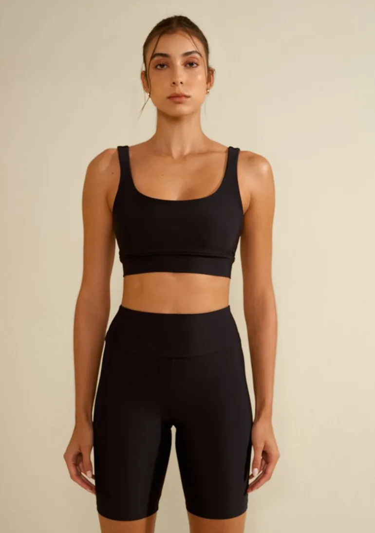 Conjunto Morena Rosa Top Com Alça Bermuda Ajustada Cintura Alta Preto