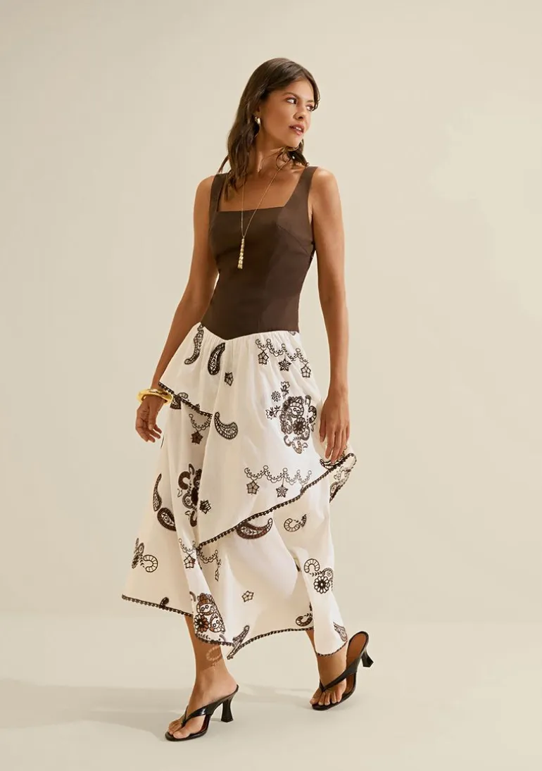 Vestido Midi Ajustado Arabesca Marrom