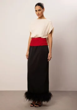 Vestido Morena Rosa Ajustado Decote Canoa Sem Manga Midi Bege