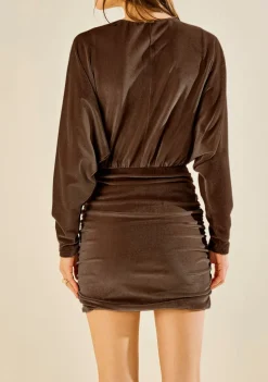 Vestido Morena Rosa Ajustado Decote Careca Manga Longa Curto Marrom