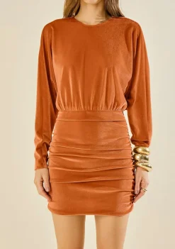 Vestido Morena Rosa Ajustado Decote Careca Manga Longa Curto Laranja