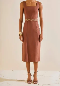 Vestido Morena Rosa Ajustado Decote Reto Sem Manga Midi Marrom