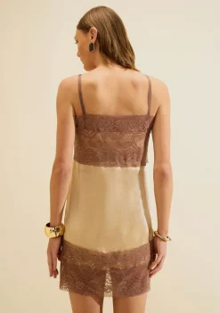 Vestido Morena Rosa Solto Decote Reto Com Alça Curto Bege